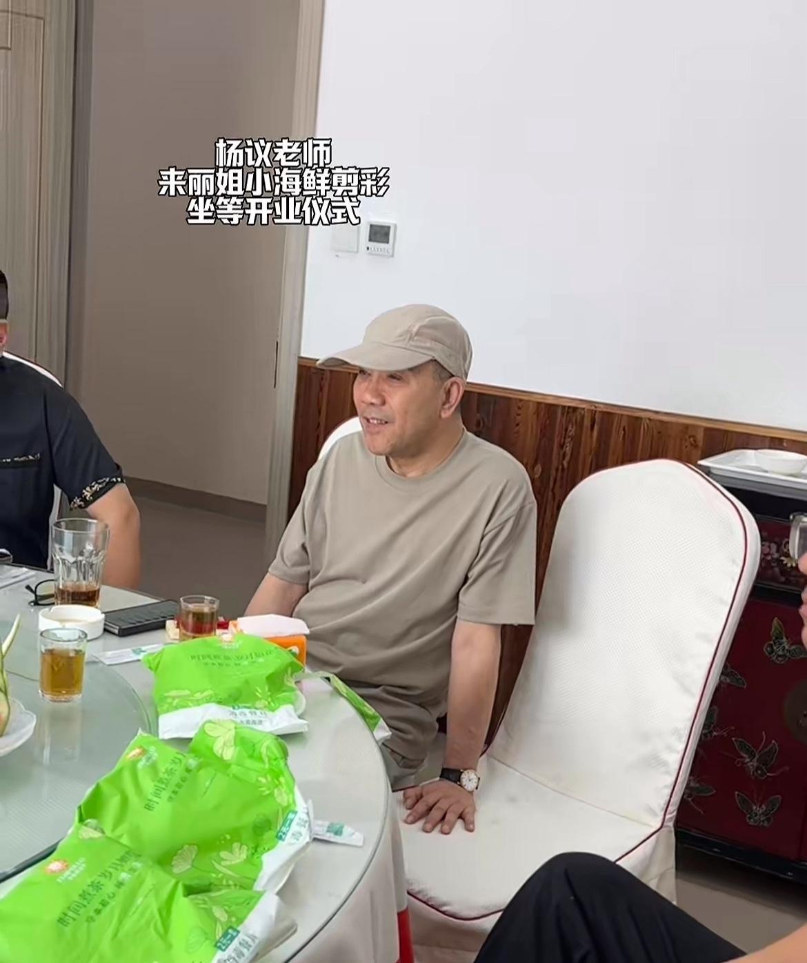 估计现在全网最惨的就是天津这家“丽姐家常小海鲜”饭馆了吧！据说老板花了6000