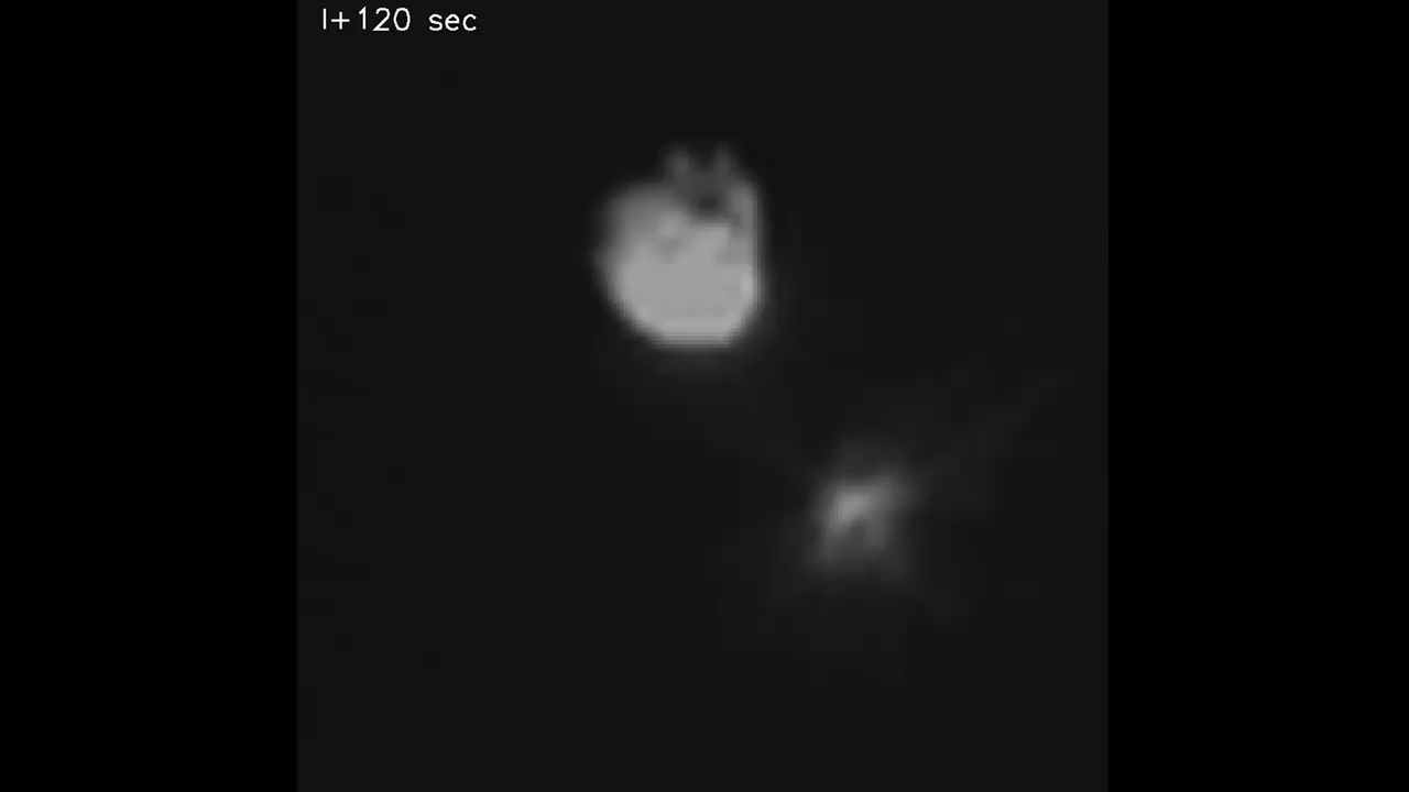 2022年9月26日，NASA的DART探测器以每小时超过2.2万公里的速度，一