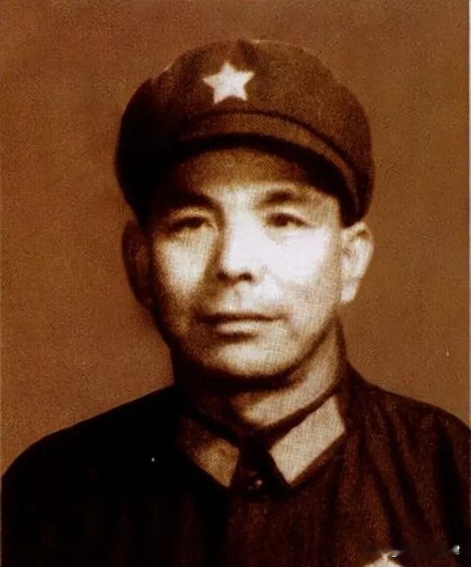 警卫员晚年回忆：周总理追悼会开场前十分钟，汪东兴紧急下达绝密任务警卫员透露