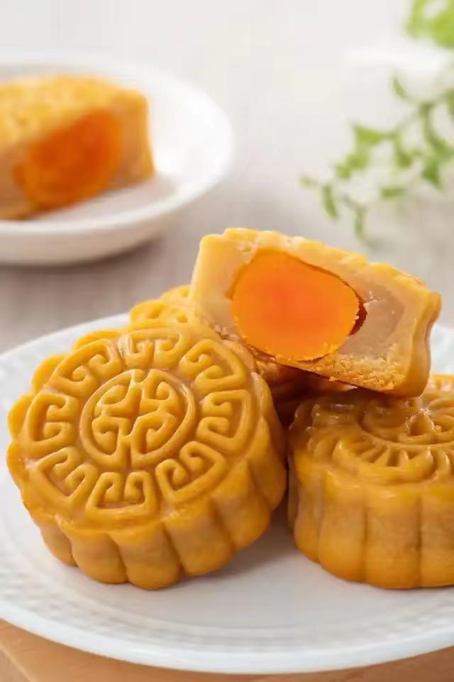那年的青红丝月饼，比月亮还甜​​记得小时候的八月十五，盼头全拴