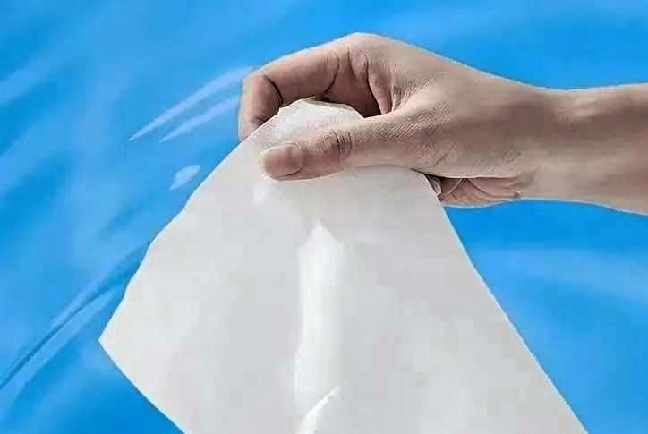 “万万没想到！”5月1日报道，浙江宁波，一女子因为有痔疮，排便后总觉得擦不干净，