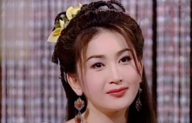 豪门公子娶艳星，婚前她说：我绝不生孩子。他点头：只要你开心。1997年私人会