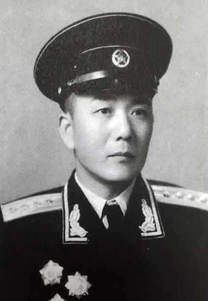 🌞1964年，开国大校李元明因突发静脉炎住院，被送去301医院治疗，但身体