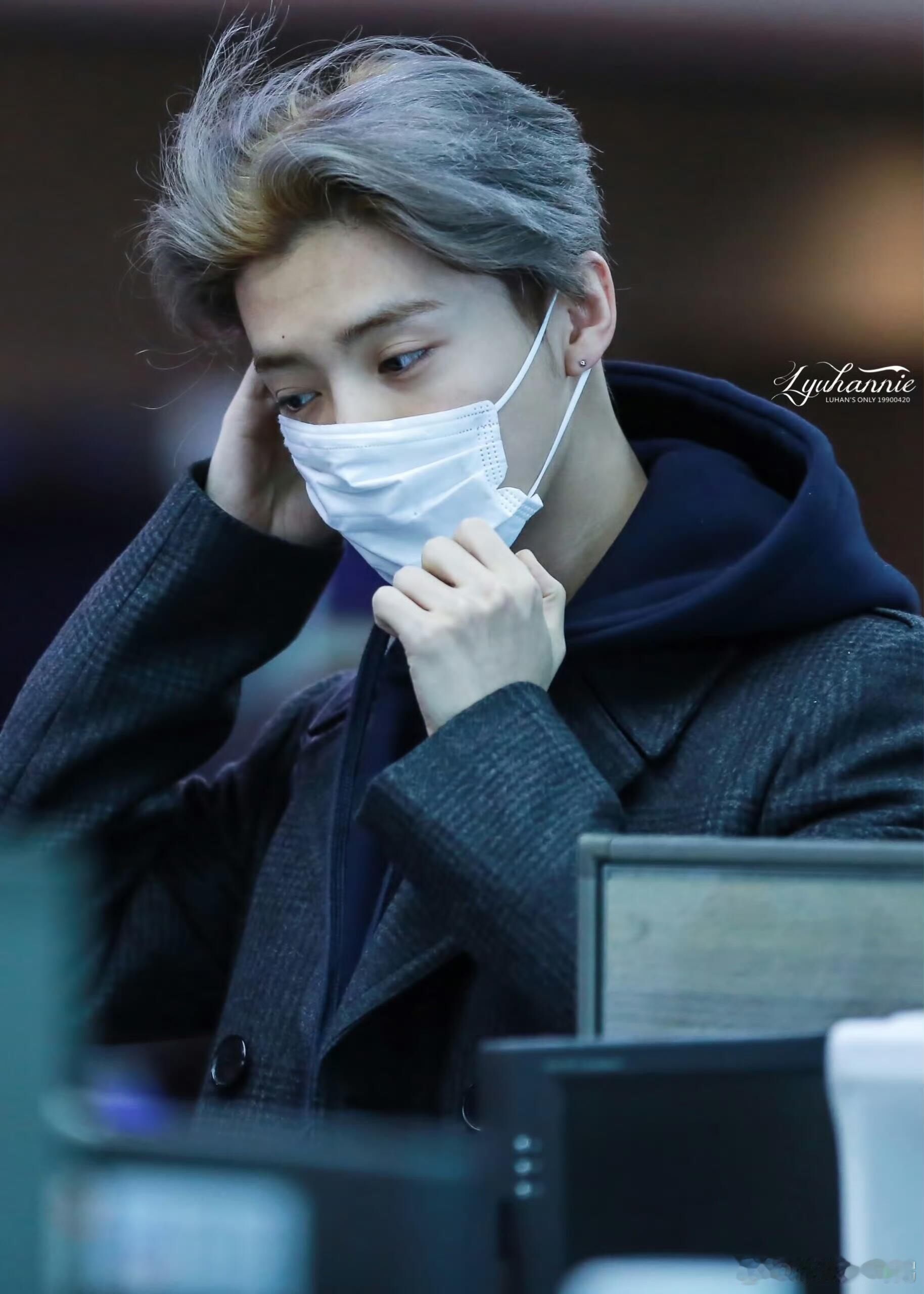 鹿晗生图鲨疯了！清俊眉眼自带柔光，少年感与成熟感平衡得刚好