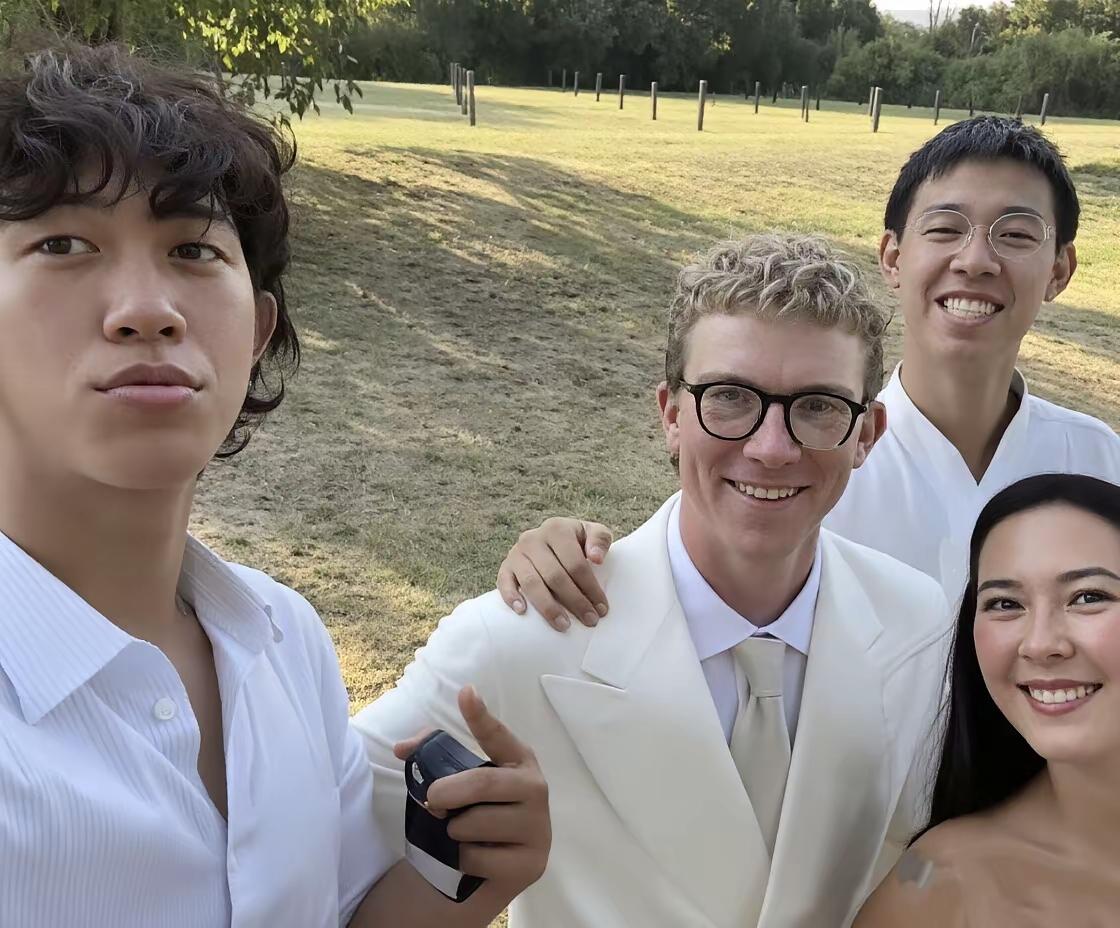 娱乐圈人士，从给孩子取的名字，就能反映出该人士的好恶，图一是姜文的儿子和女儿女