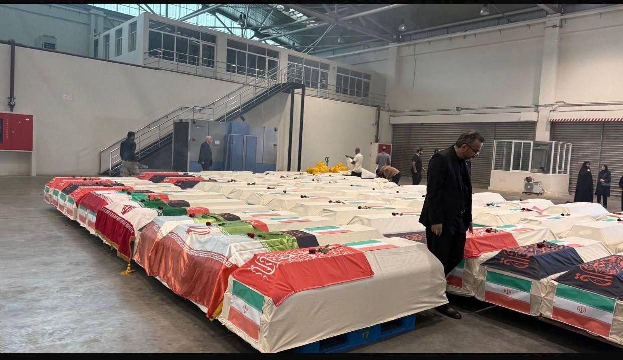 在美军针对“德纳”号（IRISDena）军舰发动的恐怖袭击中壮烈殉国的海军烈士