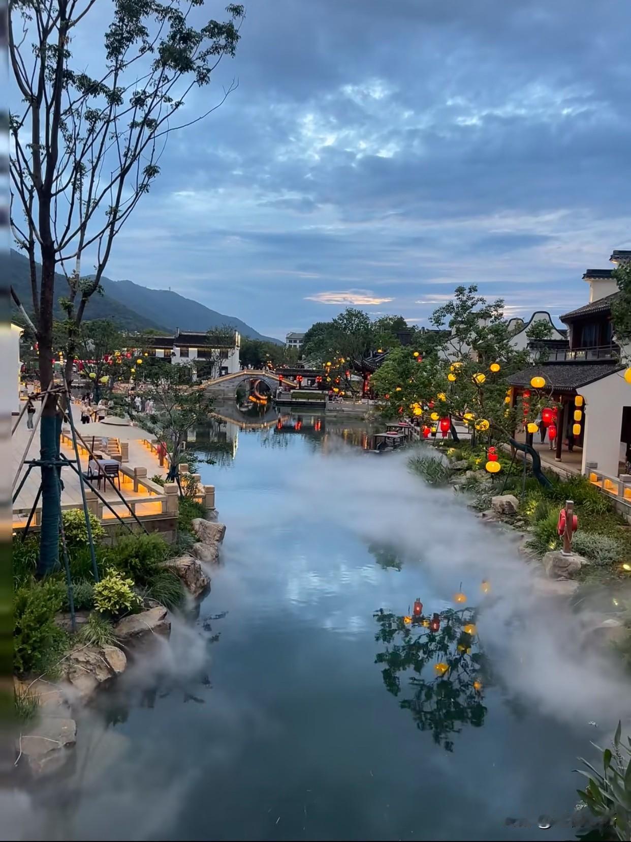 无锡着实满足了我对烟雨江南的期许～在来无锡之前，总是在诗中读到“江南烟雨”，心