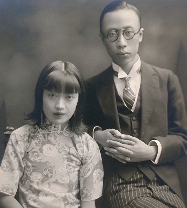 1935年，溥仪发现婉容怀孕并且将近临产。此时的他愤怒不已，下令：“给我查！我要