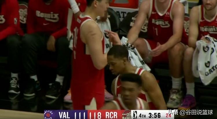 伤痕还在！北京时间3月7日上午，因悲伤缺席了两场比赛的杨瀚森迎来复出，在混音对阵