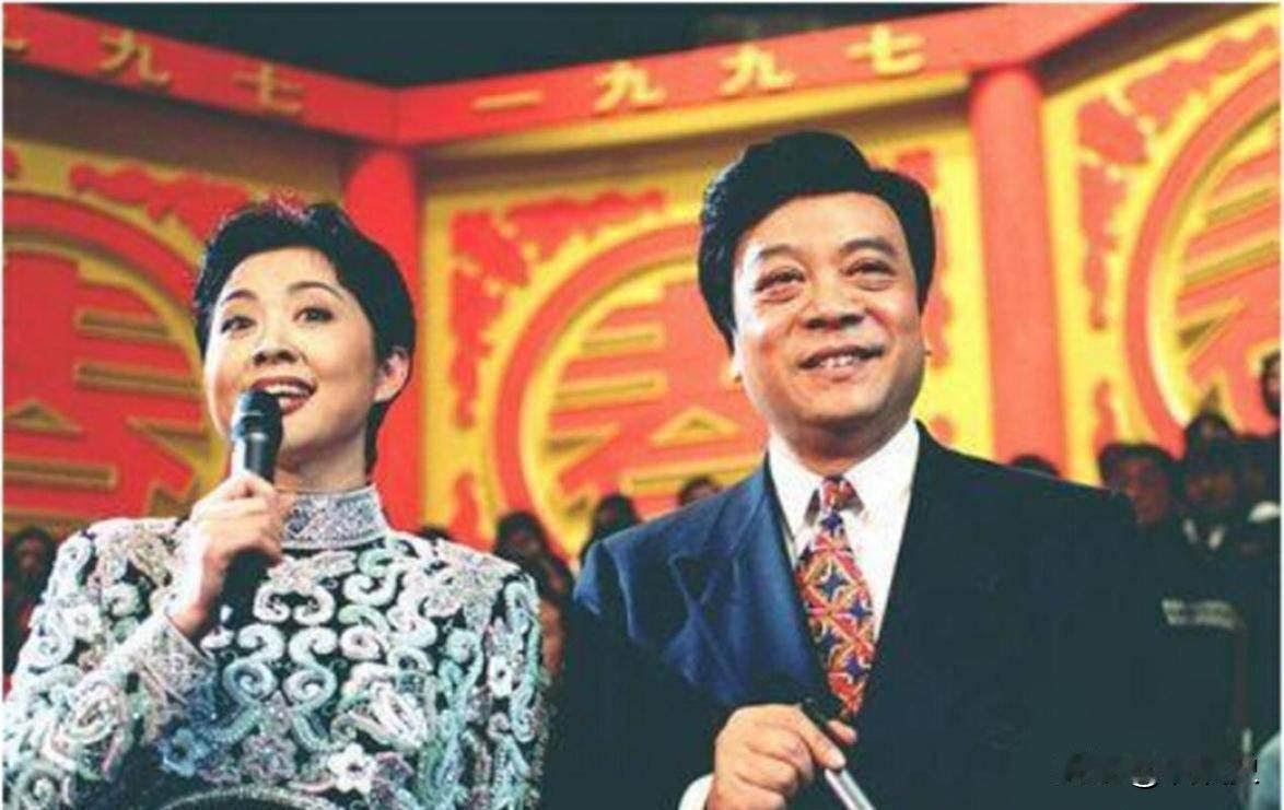1993年，51岁的赵忠祥，死活不同意34岁的倪萍评正教授，觉得她资历太浅，没资