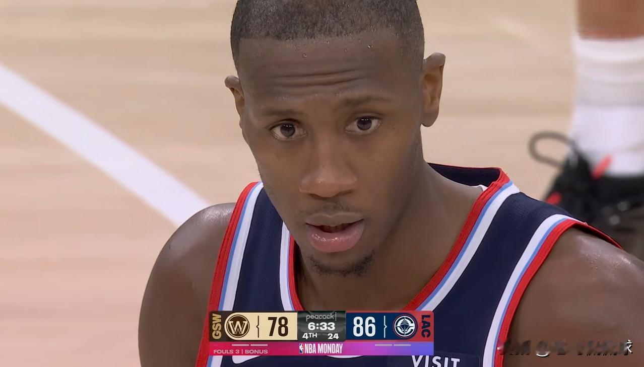 我必须要怒赞快船大将邓恩！在今天快船主场以103:102险胜勇士的比赛中，邓恩在