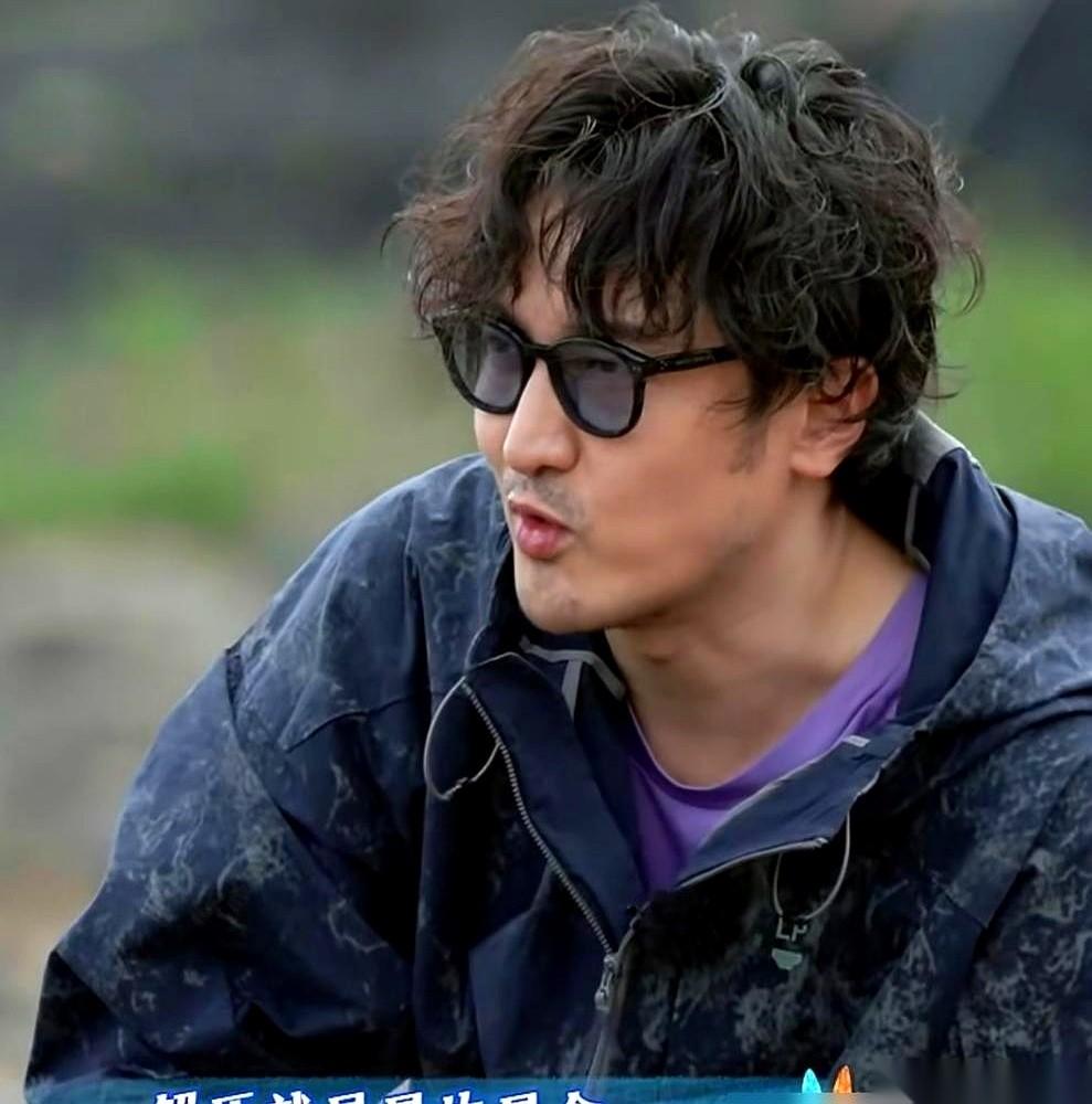 杀人诛心，莫过于此。当着全国观众的面，41岁的王传君，体脂率25.5%，全场倒