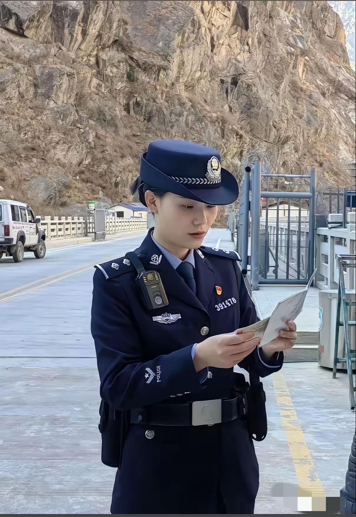 全网揪心！重庆万州二等功女警失联，老父含泪寻人，愿英雄平安归来和平年代，总