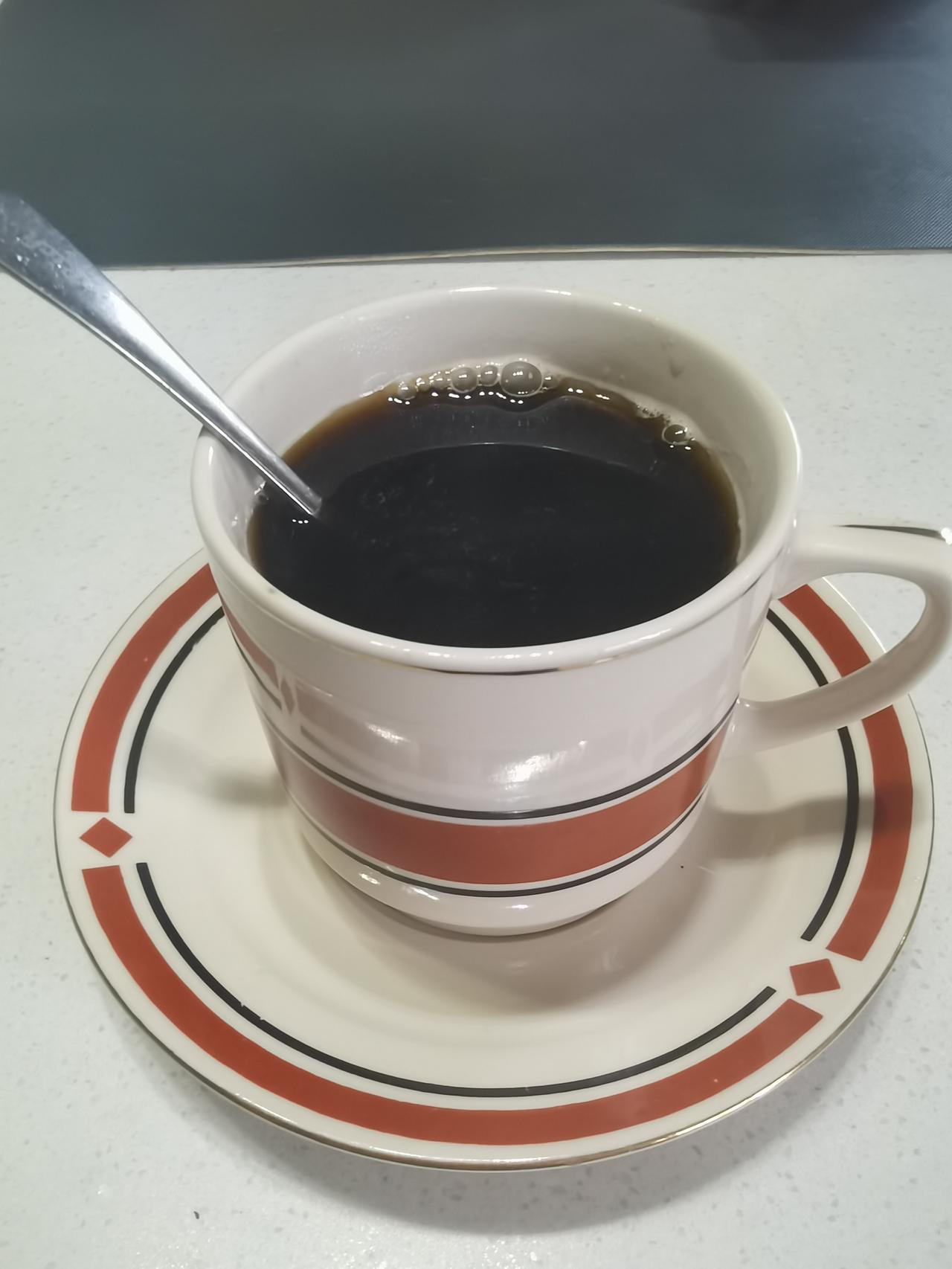 一周一次的轻断食。又到一周一次的轻断食日，早餐只喝一杯清咖。昨天去方
