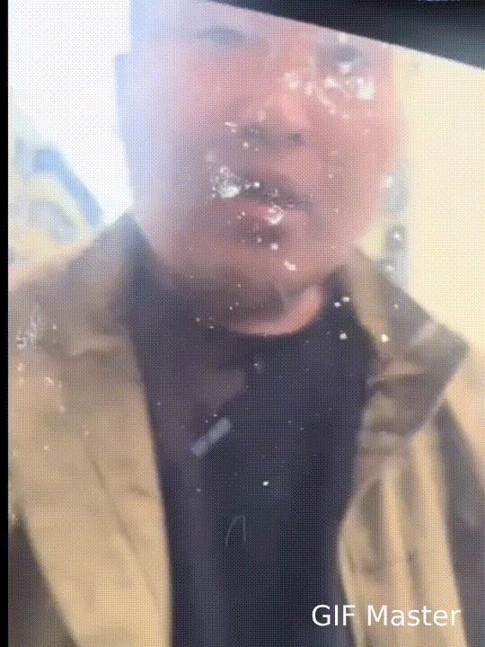 这个司机太嚣张跋扈了，要是遇到刺头可够他喝一壶的！10月5号，河南郑州街头出了