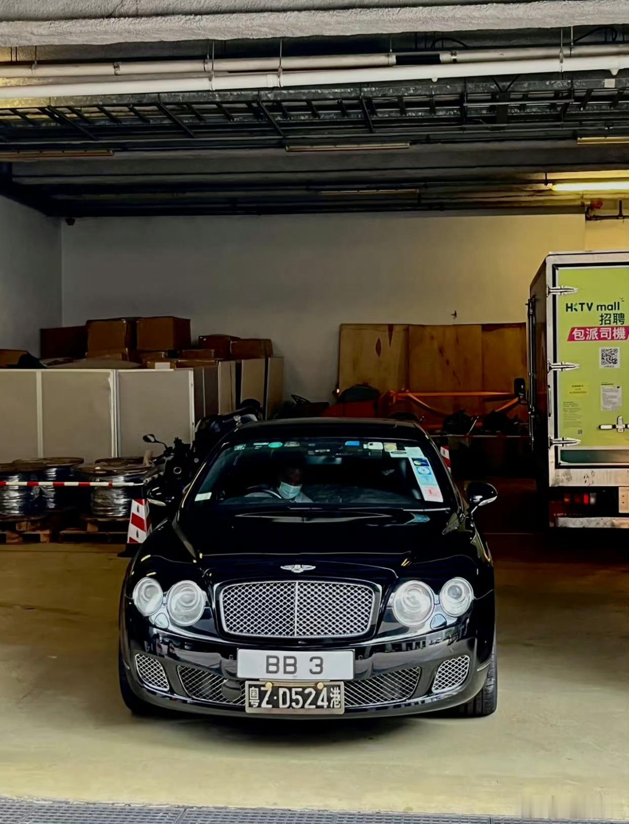 林建岳的BB3香港车牌从宾利换到极氪009上了看的出来是真喜欢这台车再说林建岳用