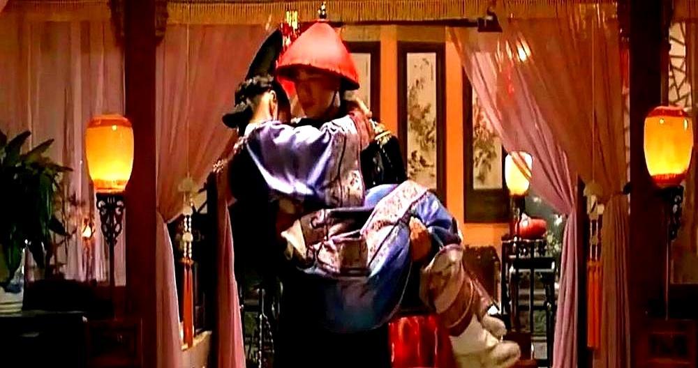 皇上连翻安陵容27次牌子，你真以为是恩宠？那是拿钝刀子活剐她。嗓子咳出血丝