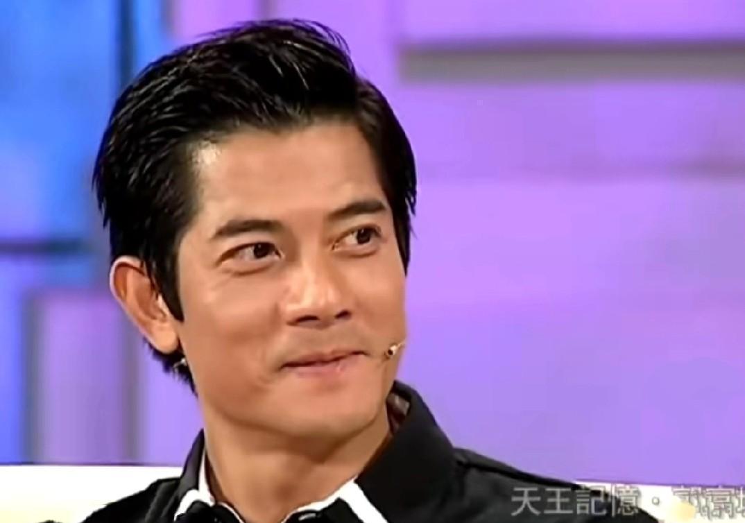 郭富城瘦到脱相那会儿，你猜他一天吃几顿？一顿。就一顿。那是他30多岁开演唱