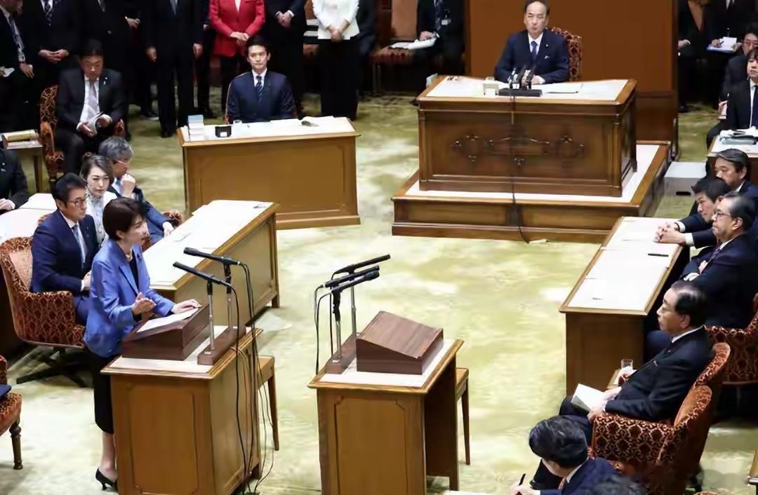 果然不出所料，美日合伙演了一出戏。日本涉台表述换了新花样，高市还在为自己辩解，中