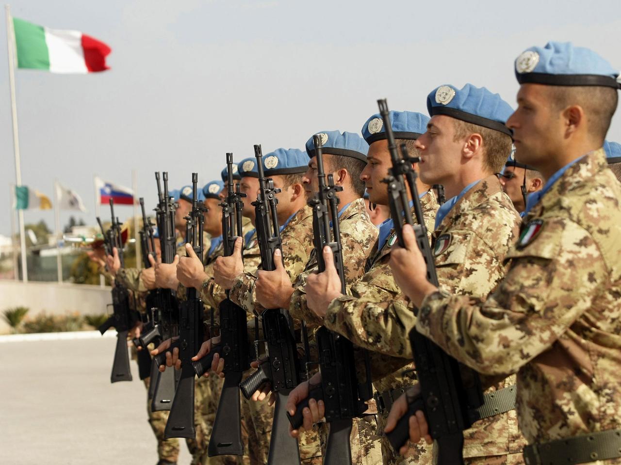 当地时间11月28日，意大利国防部长克罗塞托明确了，“乌克兰境内不应部署西方军队