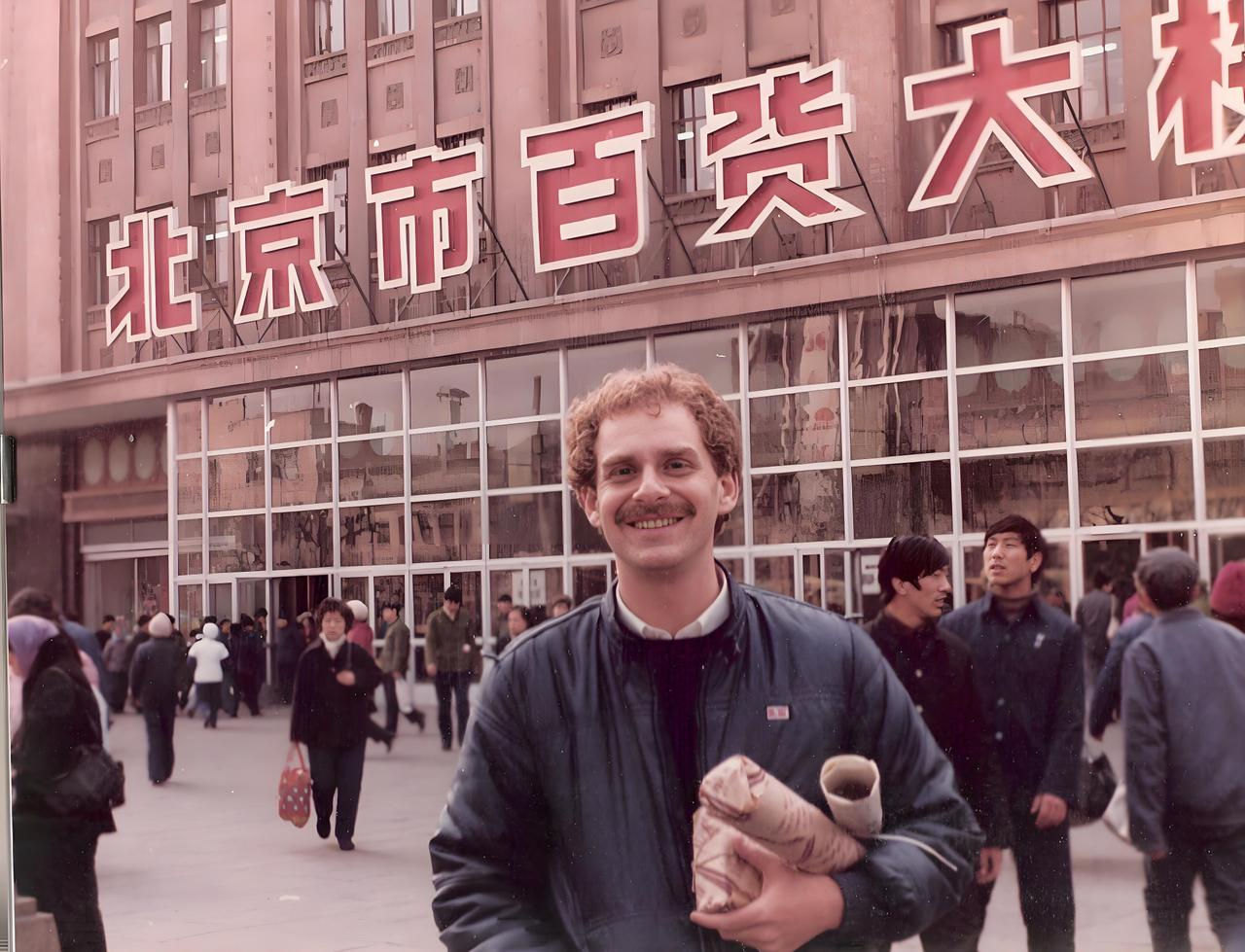 你可能知道王宝强的《狠家伙》今年要上映，也可能知道电影改编自《堂斗》，但你知道《