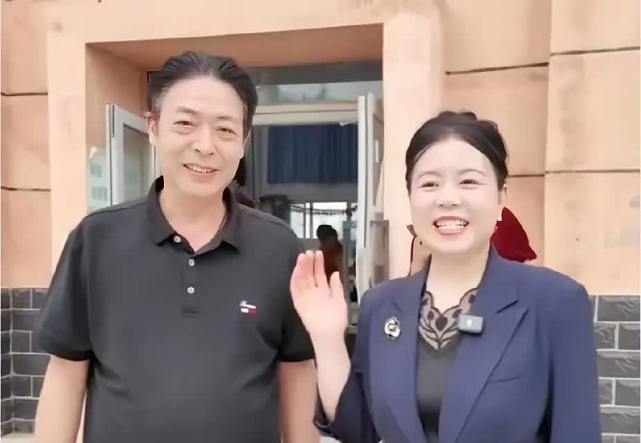 那个人现在估计手心都是汗。网上闹得凶，老否认DNA检测结果，搞快板表演攻