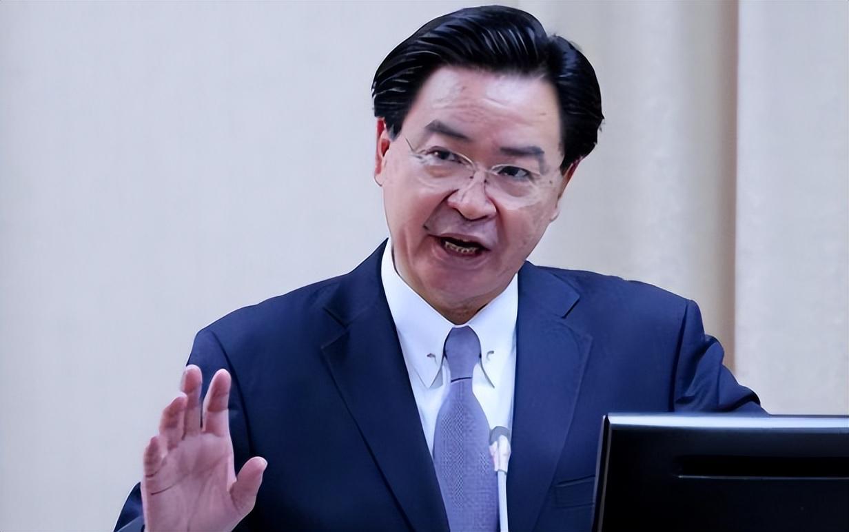 沈伯洋住址卫星图被公布后，吴钊燮破防大骂，看来他是真急了！1月3日，吴钊燮情绪