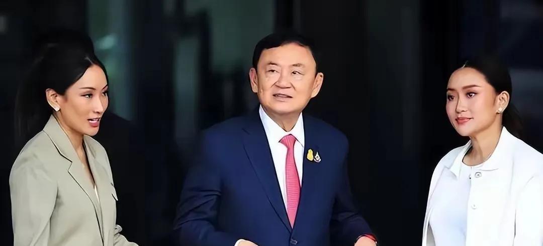 洪森这回搬起石头砸自己的脚就在洪森靠一手“神操作”，想在泰国政坛风波中占尽便