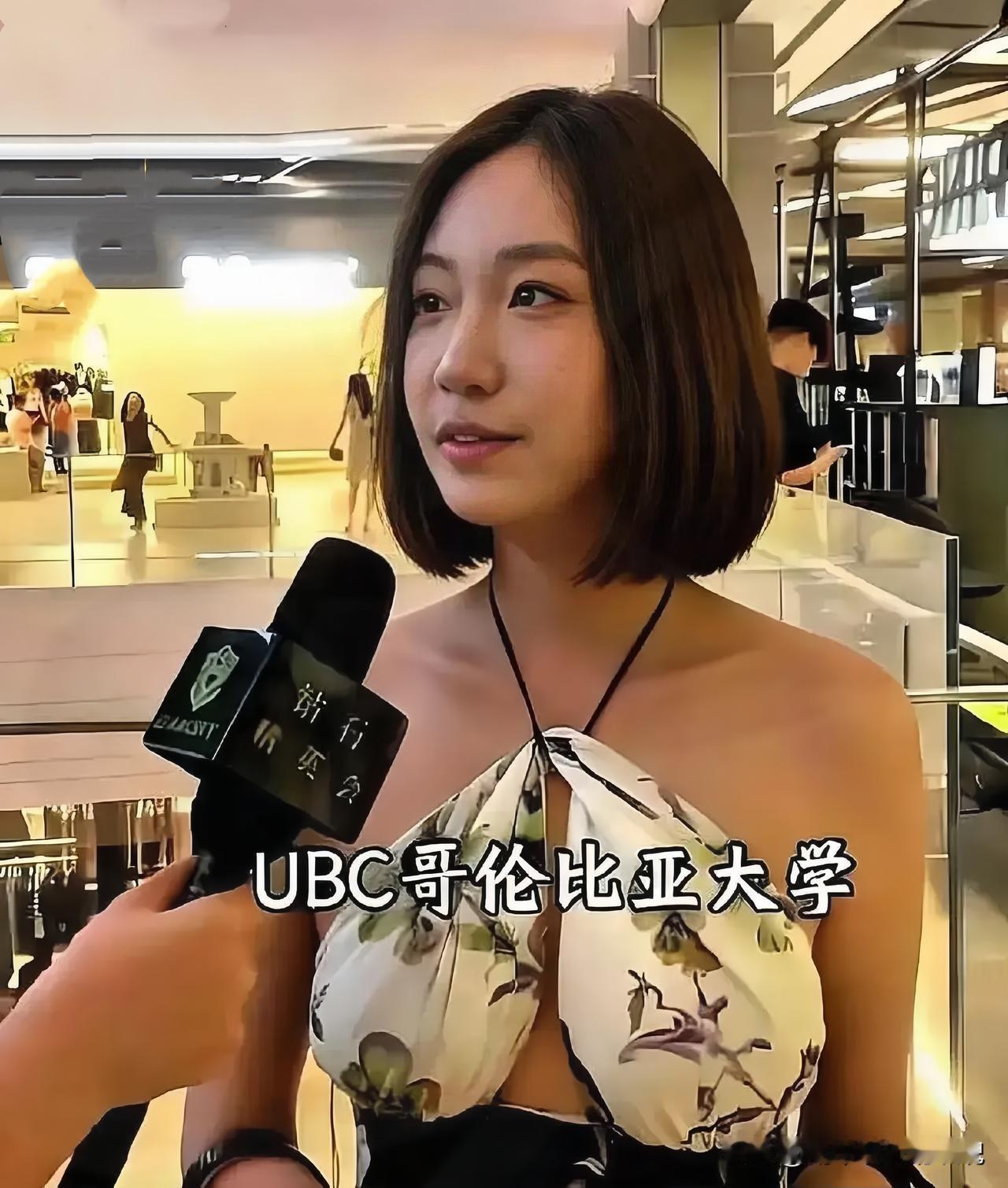 穿Burberry被问钱哪来？女孩一句话炸锅，争议背后藏着更真实的问题“
