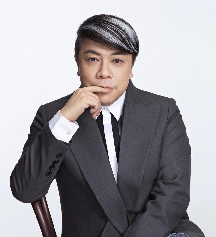 好奇查了一下蔡康永家世，不查不知道，他父母根本不是什么普通人，而是家世显赫的