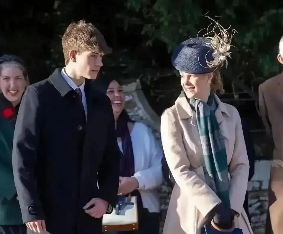 1.8万收的89年大衣，3分钟加价2000转手挂闲鱼不到一小时，95后姑娘