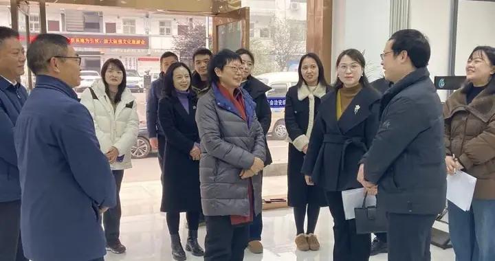 四川省人大常委会一级巡视员杨筠率队赴武胜开展家庭教育立法调研