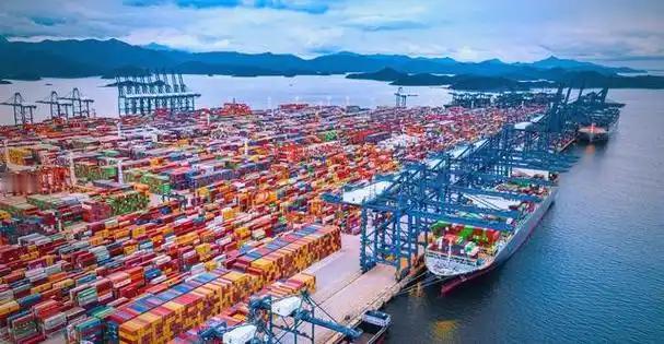 美国国务院这次直接点名了，指着秘鲁钱凯港说事，张嘴就是“秘鲁正在失去主权”。理由