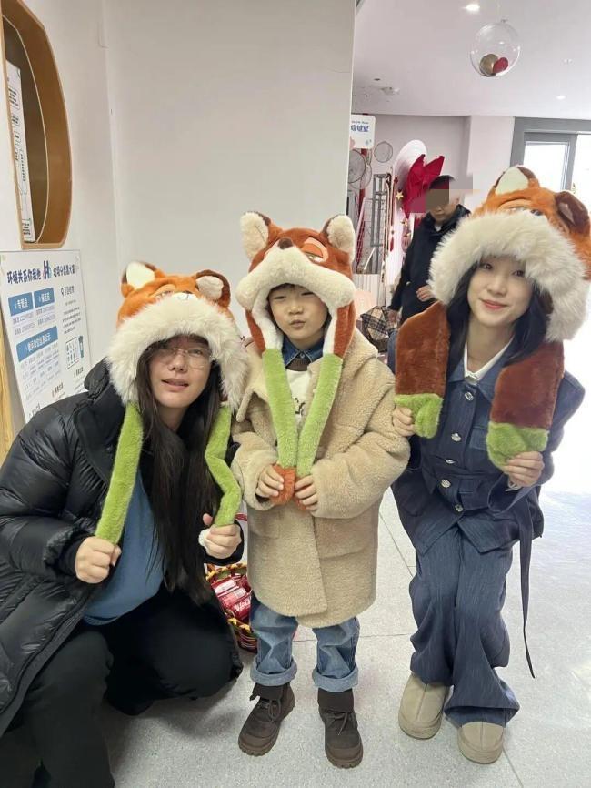 9岁男孩拍短剧一天挣2000元！杭州9岁男孩李星澄，最近因为拍短剧火了，一天