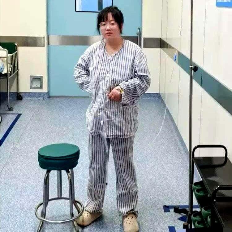 半夜喘不上气时，屋里人还以为是伤口作怪，等救护车到了，人已经没了。浙江一位28