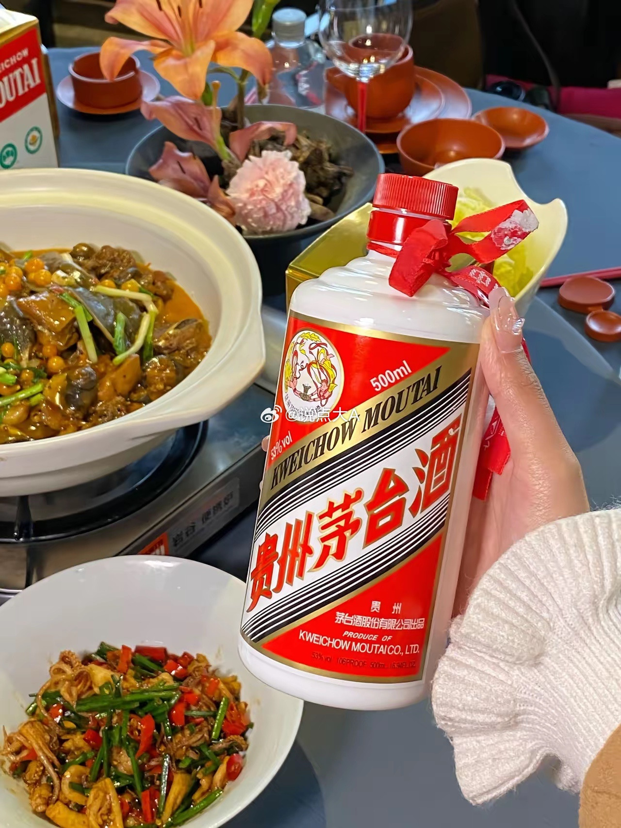 茅台经销商的至暗时刻！昨晚和茅台经销商聊天，他告诉我，这是他从业近30年来最艰难