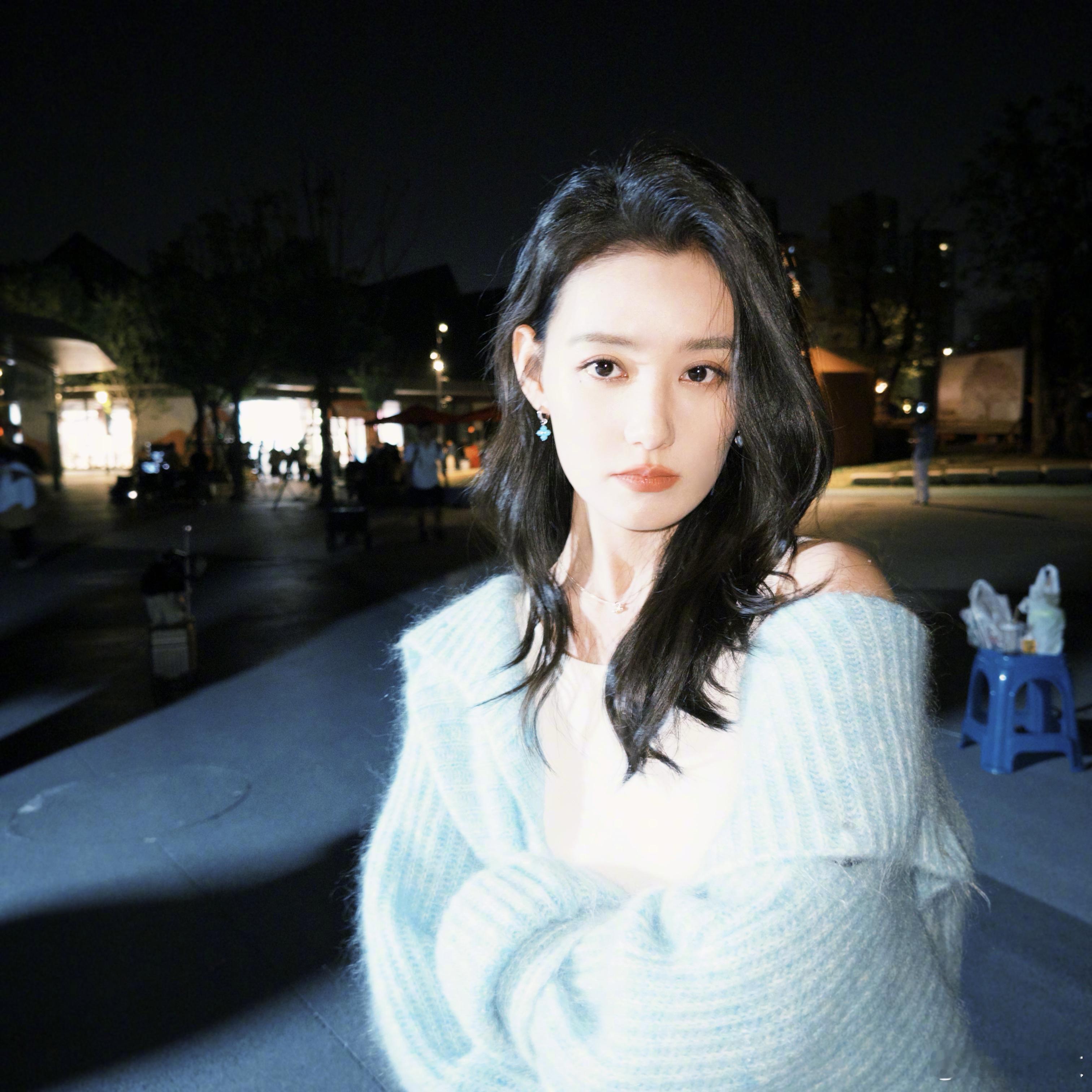 女神蒙上眼大家看到猫猫头小艾了吗！🐱