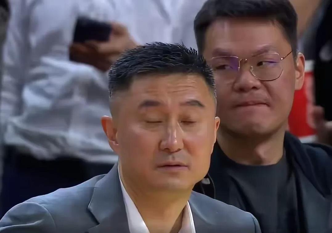 广东男篮窗口期大手笔再签约NBA级别外援，朱芳雨总经理真给力，杜峰有了外援的帮手