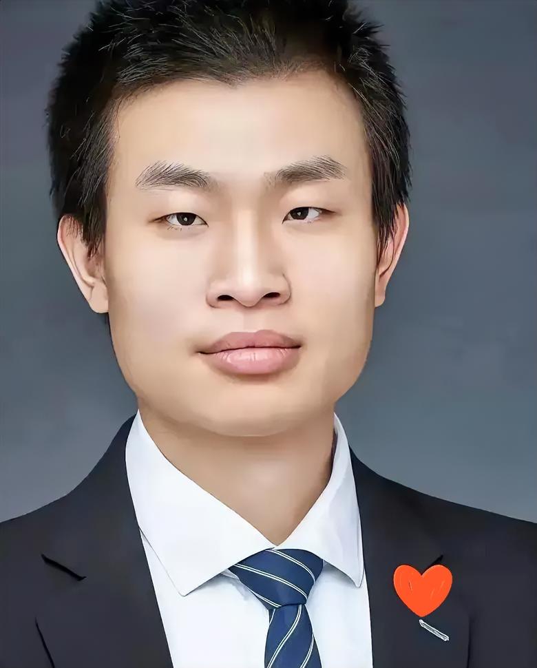 学术圈的遮羞布，终于被扯下来了。34岁韦东奕，一巴掌打醒了谁？北大韦神韦东奕