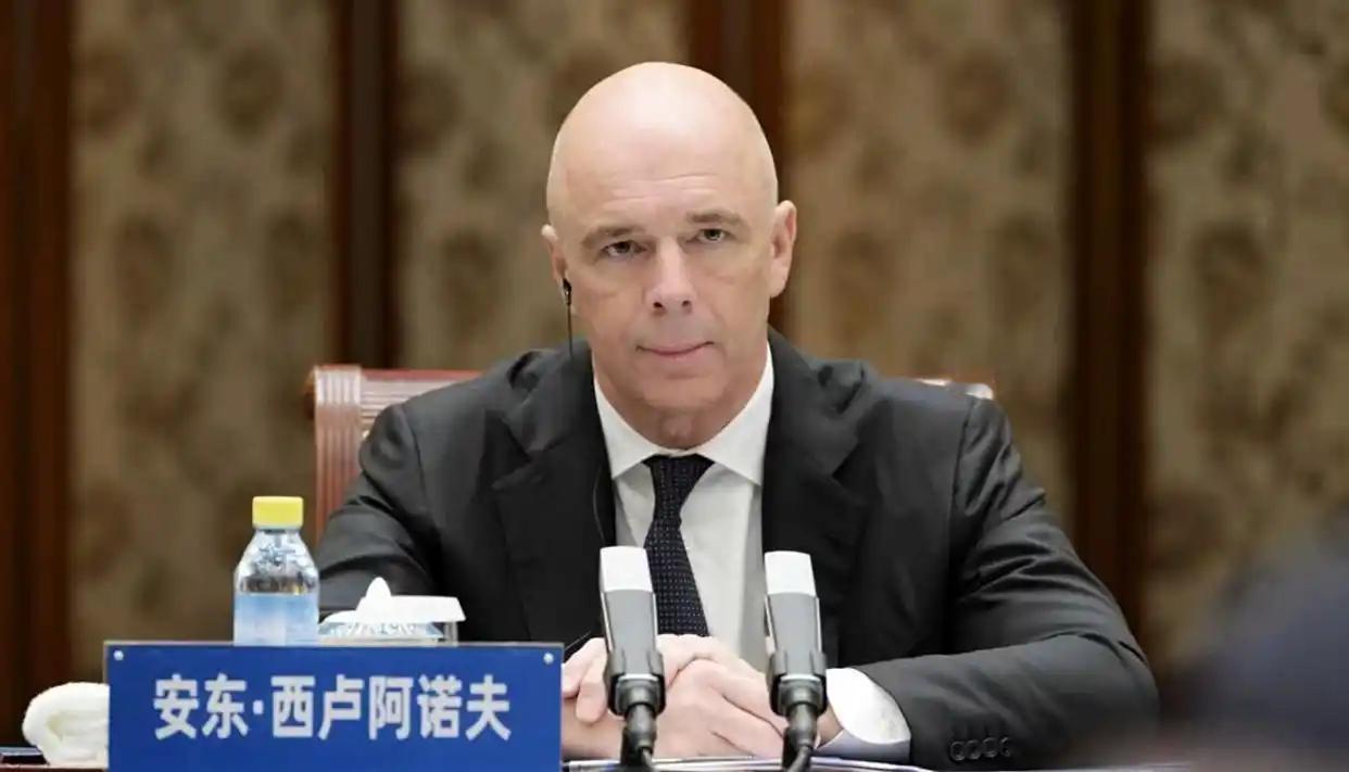 人民币，杀疯了！谁能想到，曾经在国际贸易中默默无闻的人民币，如今正以雷霆之势席