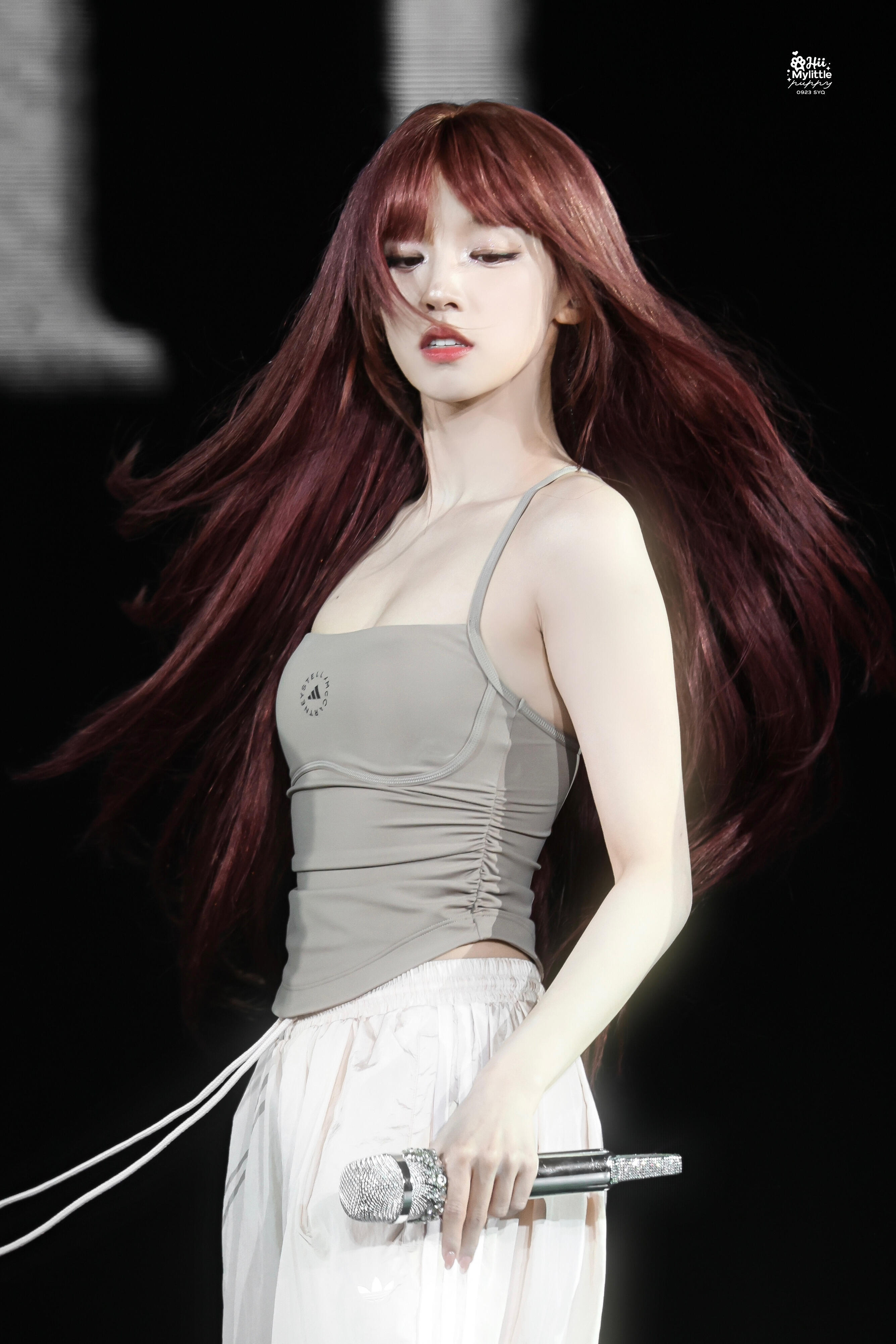 这竟然是宋雨琦天啊这个肩是怎么练的…