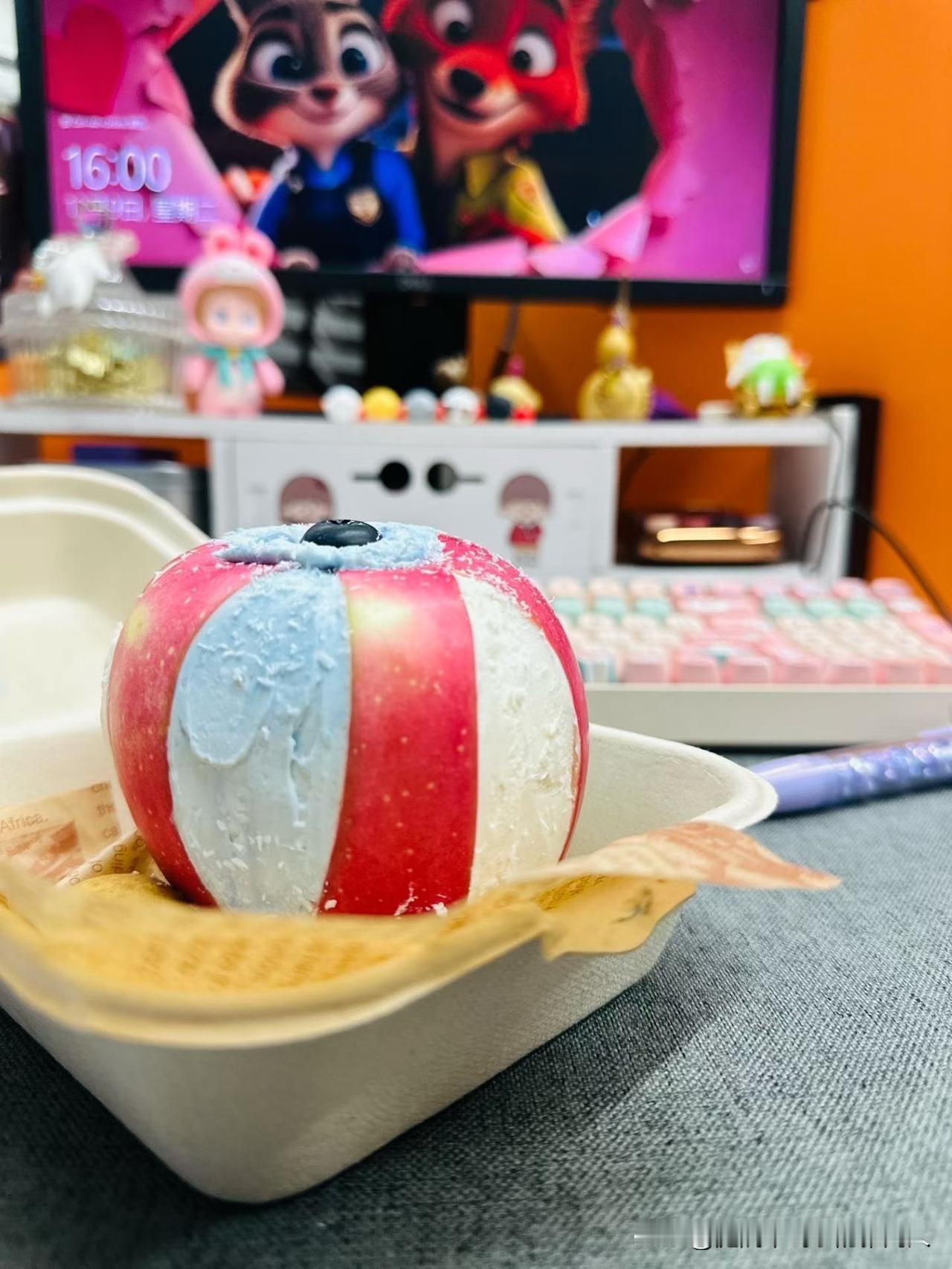 这个世界藏着一条从未失效的吸引力法则，就像磁场会自然吸附同频的事物，你是什么样子