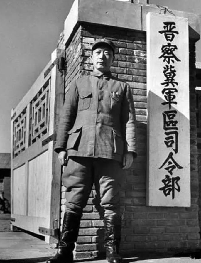 聂荣臻是十大元帅中最后去世的，聂荣臻元帅的家族创造了世界最高军衔。1992年
