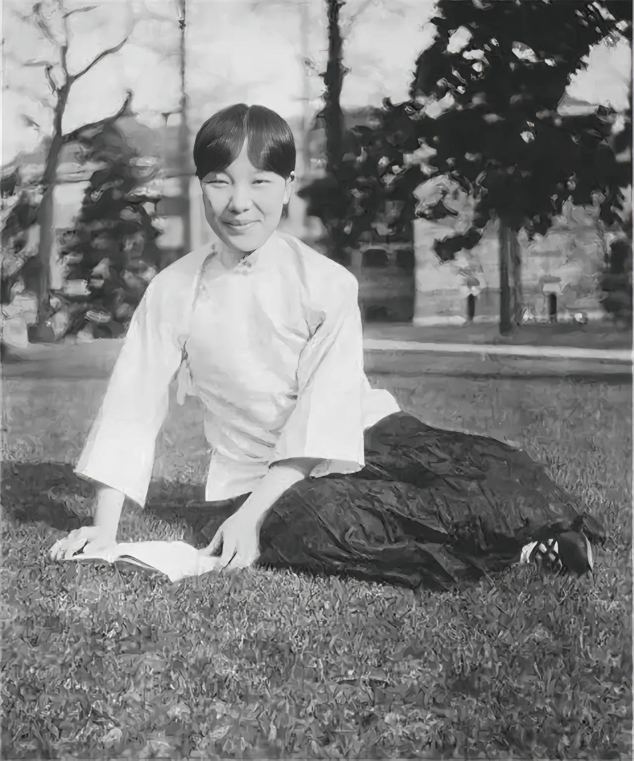 1997年，冰心长子趁妻子出国，竟然将小40岁的情人带回家，可冰心却说：“我管不