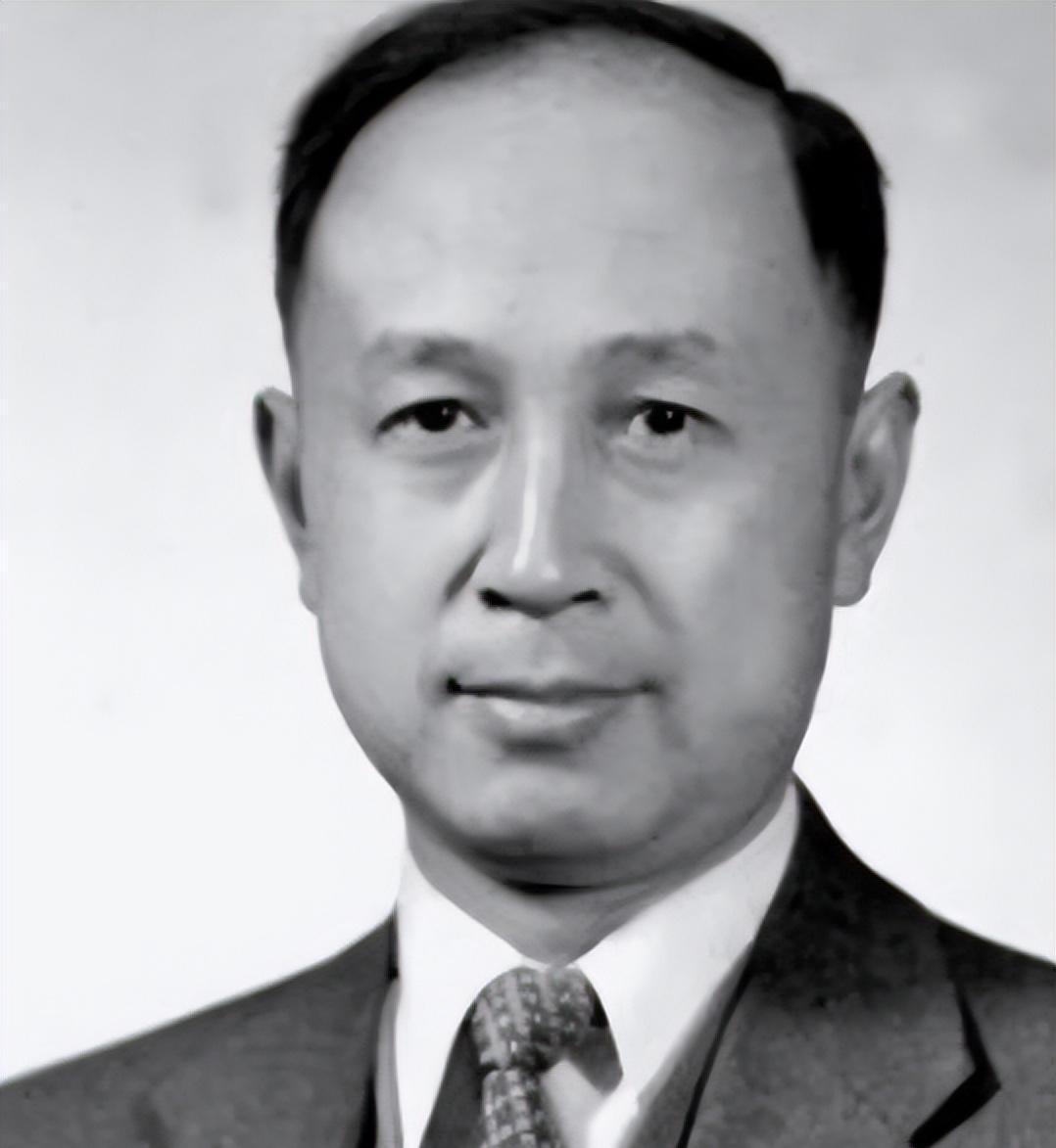 回忆起毛主席，钱学森曾感慨万千地说：毛主席曾多次亲自教诲我，每一次都给我指明了继