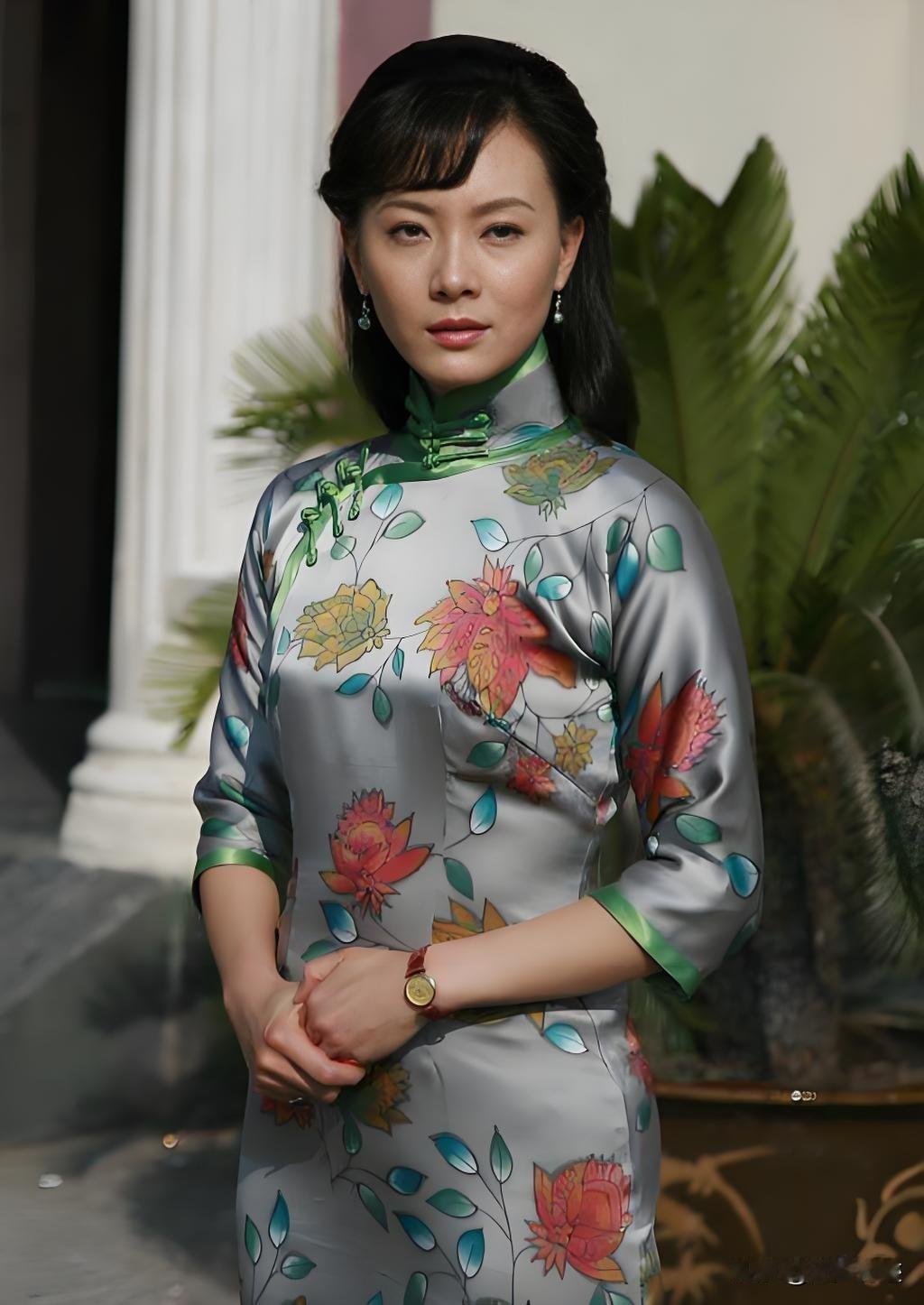 三位30、40岁比20岁更漂亮的女星课代表，第三名陈数，第二名张曼玉，赵雅芝从气