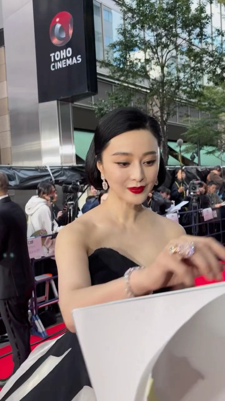 给粉丝签名的🧊完全原相机下​​​