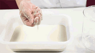 【用非牛顿流体做的矛扎非牛顿流体做的盾会怎样？】这将是一场极不寻常的对决。想要看