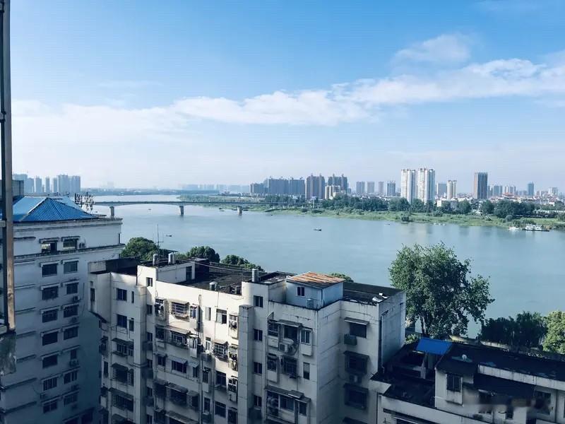 襄阳楼市：统计局7月房价数据可以直观反映现状：襄阳新房房价环比下跌0.5%，