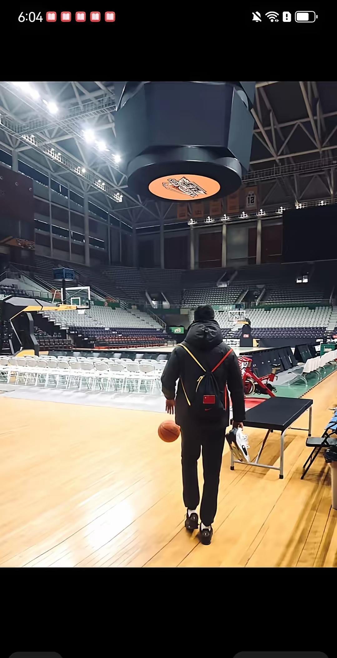 心酸的背影，成长之路。辽宁队的张峻豪和黄秋实被禁赛三年，经过辽宁男